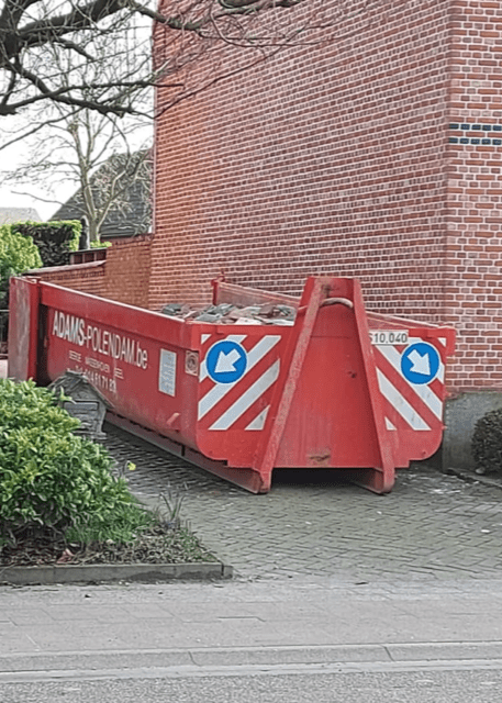 Kosten van het huren van een container voor steenpuin: Wat zijn de tarieven?